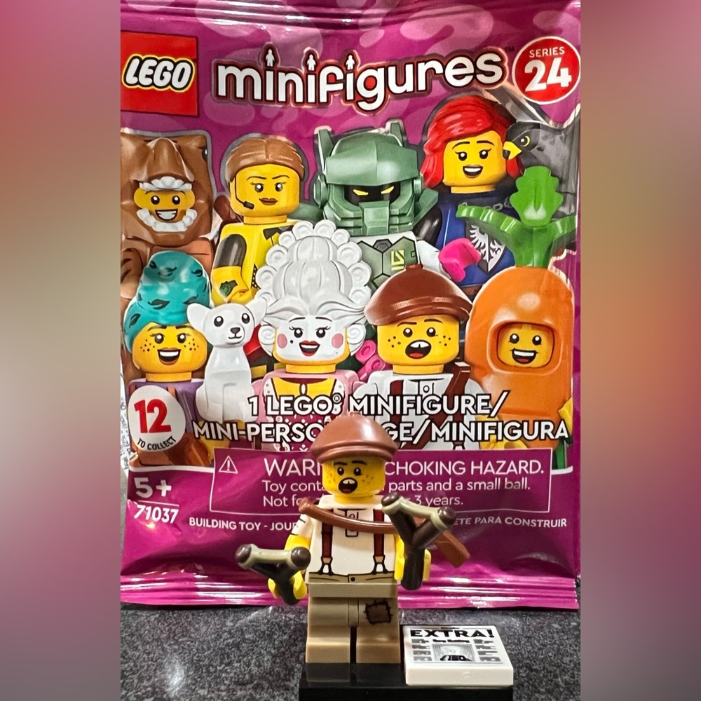 Lego Collectable Minifigures Series 24 - Newspaper Kid